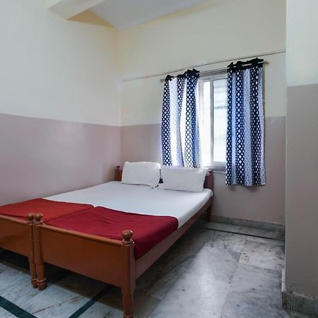 Spot On Sri Sai Lohith Lodge Near Snow World Secunderabad Bagian luar foto