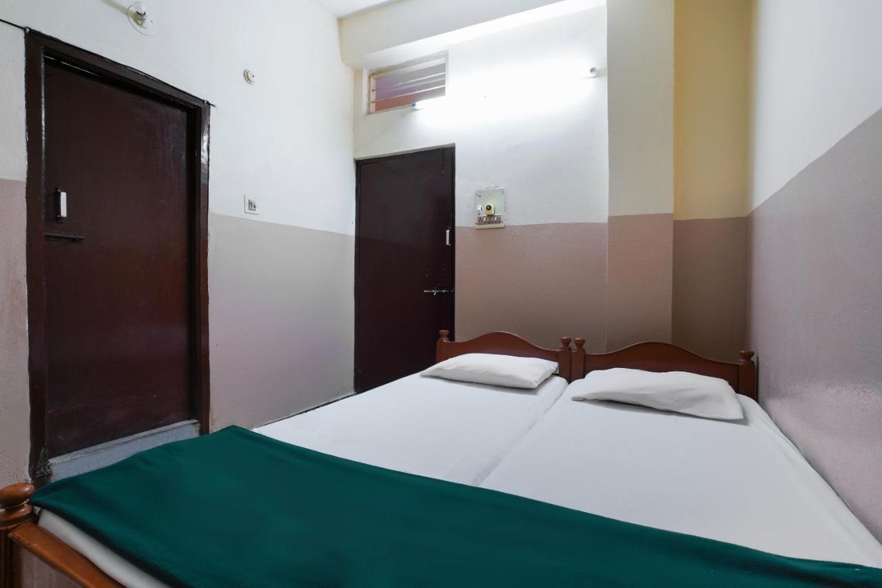 Spot On Sri Sai Lohith Lodge Near Snow World Secunderabad Bagian luar foto