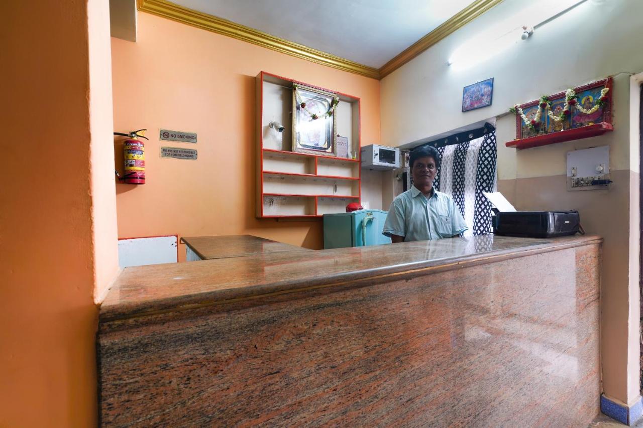 Spot On Sri Sai Lohith Lodge Near Snow World Secunderabad Bagian luar foto