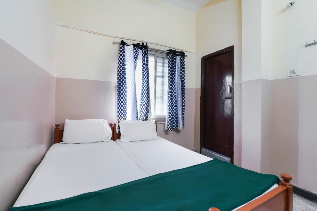Spot On Sri Sai Lohith Lodge Near Snow World Secunderabad Bagian luar foto