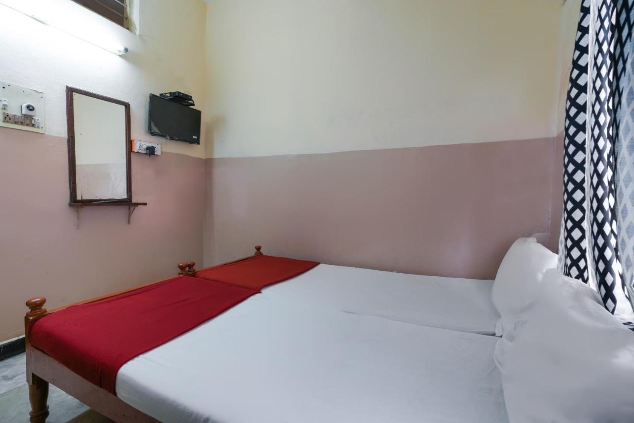Spot On Sri Sai Lohith Lodge Near Snow World Secunderabad Bagian luar foto